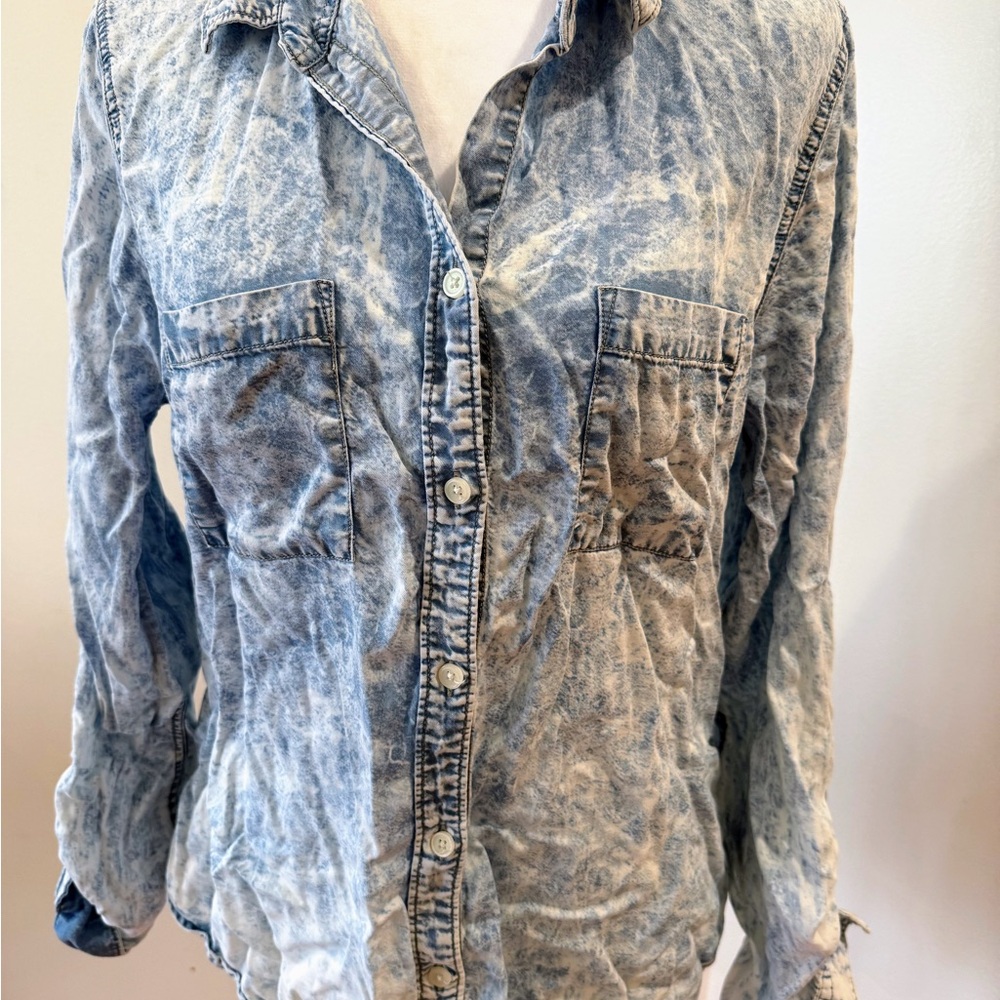 Thread & Supply Acid Wash Denim Button Up Shirt Size Large - Picture 3 of 11